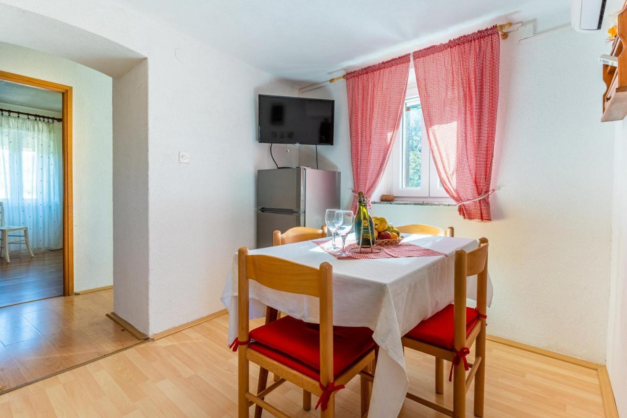 Apartmani Valun1 Exterior photo